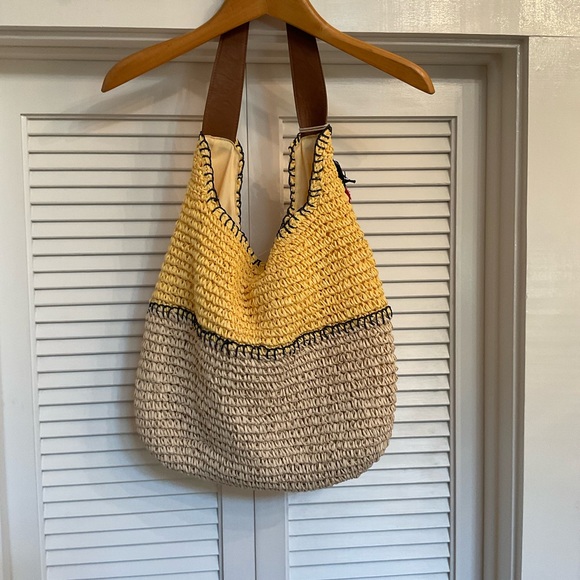 Hobo Style Straw Tote Yellow Natural Tassels - Picture 6 of 8